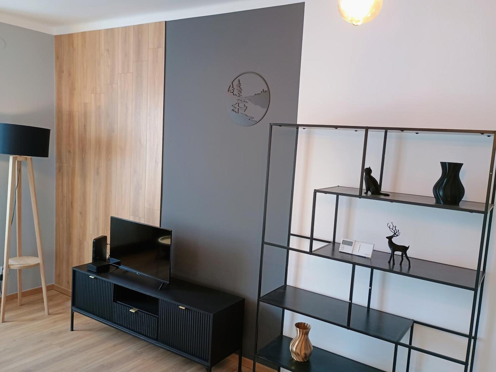 Apartment Em *
