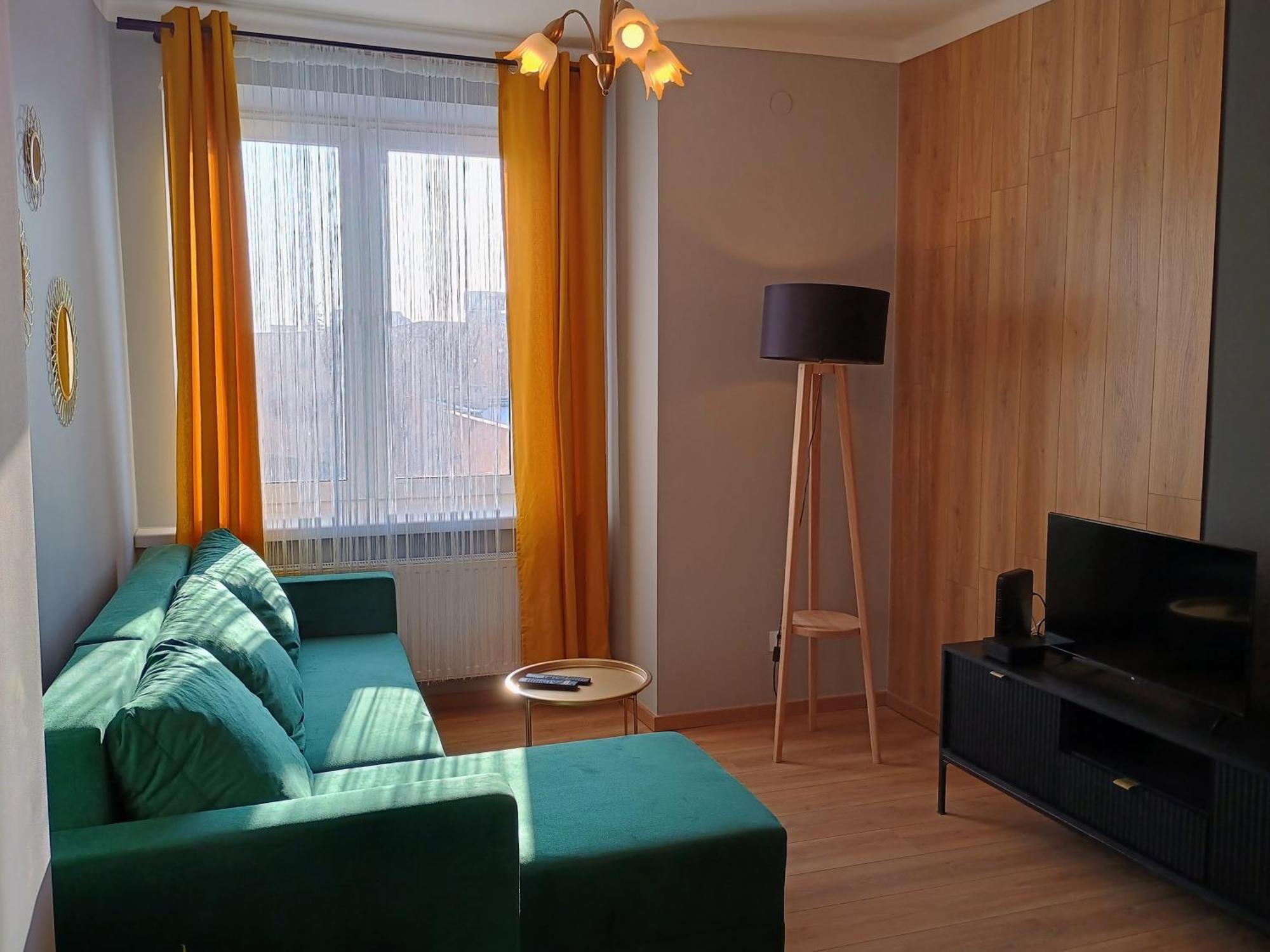 Apartment Em *