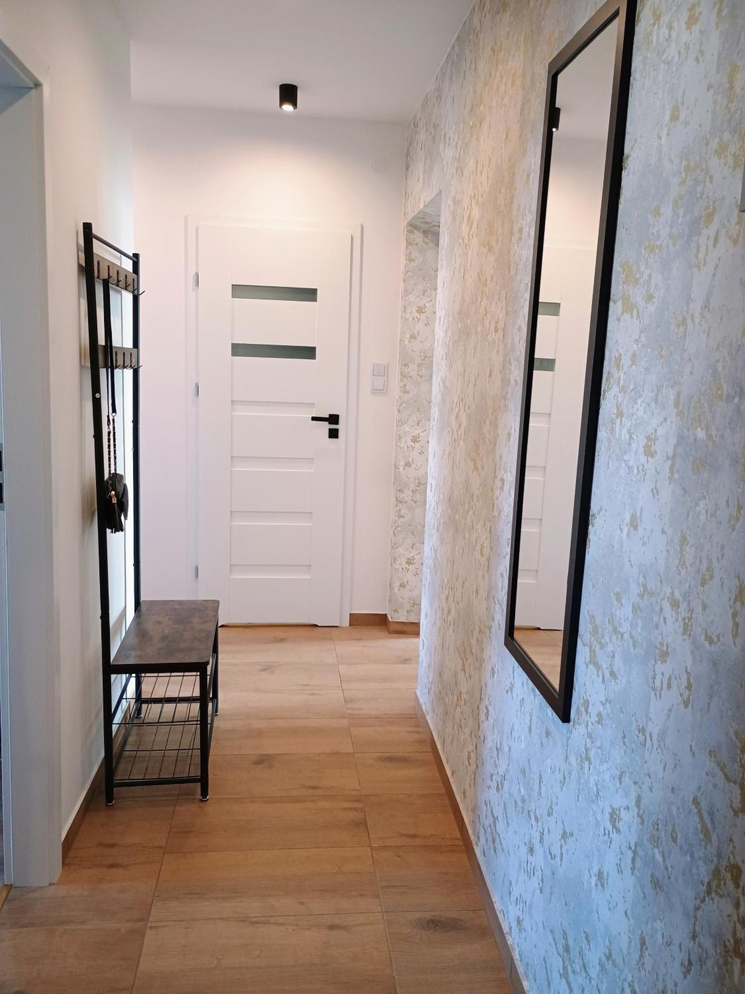 Apartment Em